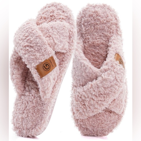 Shoes - Cozy Pink Fuzzy Slippers